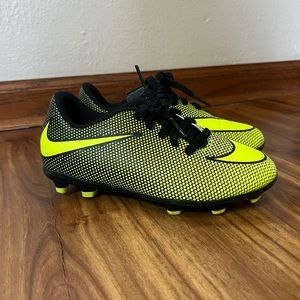 Soccer cleats size 12